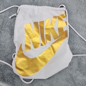 Nike Heritage Drawstring Gym Bag White Gold Swoosh Logo Polyester